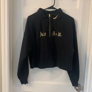 Cropped Black Sweatshirt by Nike!